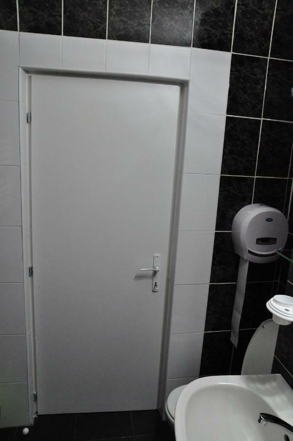 Mario Apartments Resita Bagian luar foto