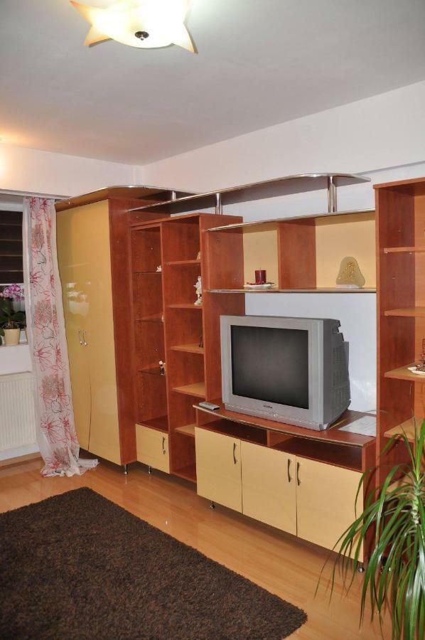 Mario Apartments Resita Bagian luar foto