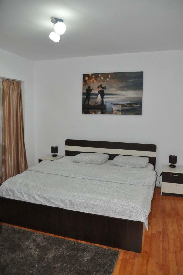 Mario Apartments Resita Bagian luar foto
