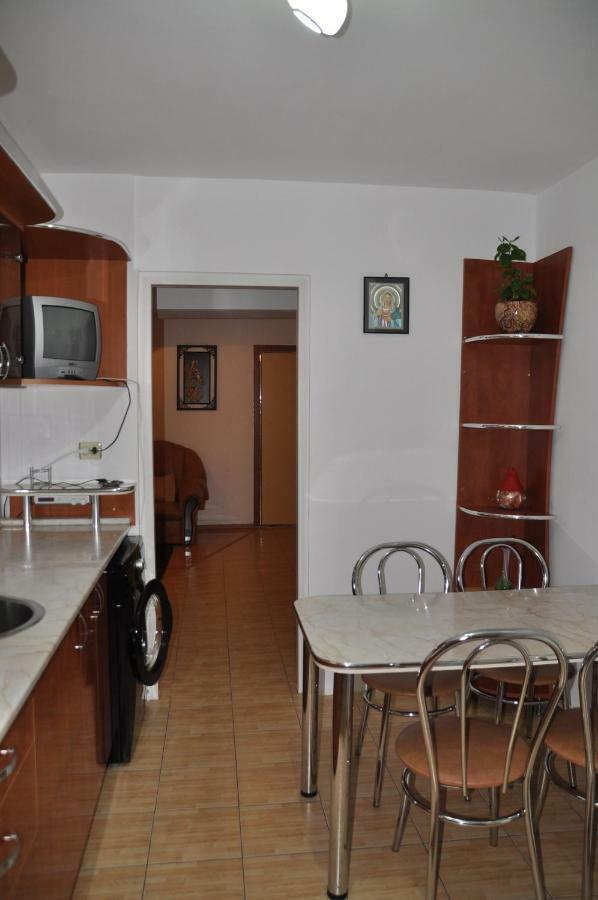Mario Apartments Resita Bagian luar foto